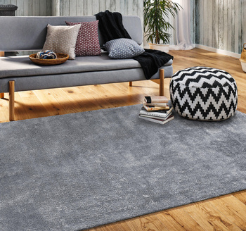 Miękki, pluszowy dywan Enzo- Szary