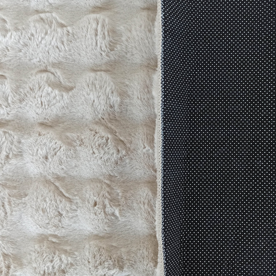 Mięciutki dywan typu rabbit MERLIN 3D- Latte