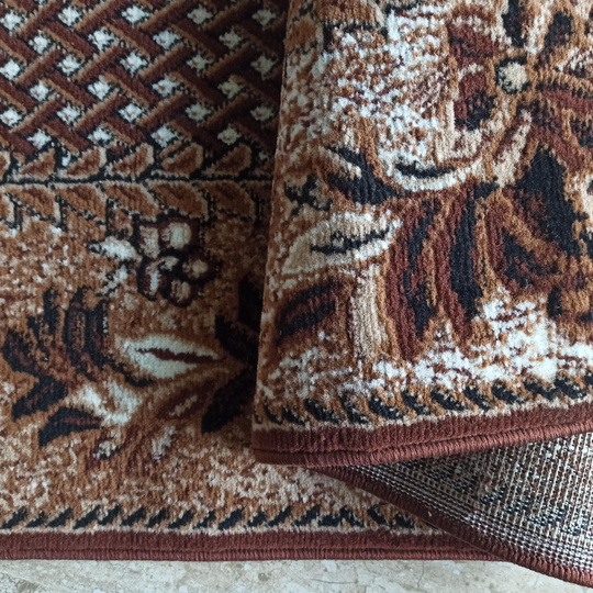 Dywan klasyczny BCF Anto 01 - brązowy