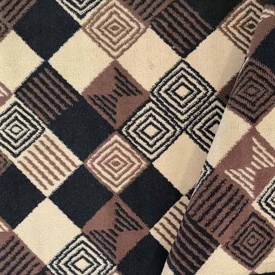 Dywan klasyczny BCF Anto 17 - brązowy